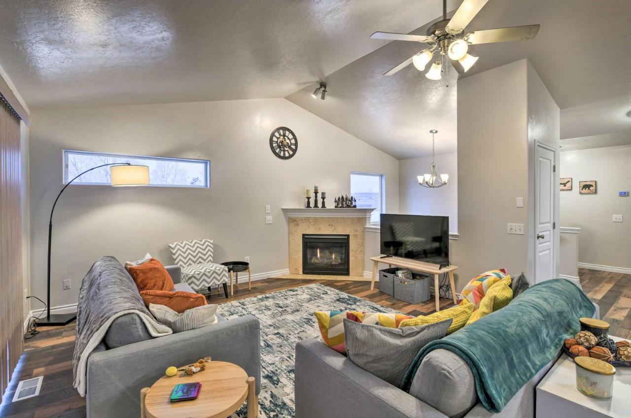 Cozy Anchorage Townhome Less Than Half Mile To Jewel Lake! Exterior foto