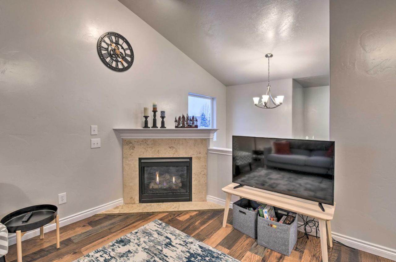 Cozy Anchorage Townhome Less Than Half Mile To Jewel Lake! Exterior foto