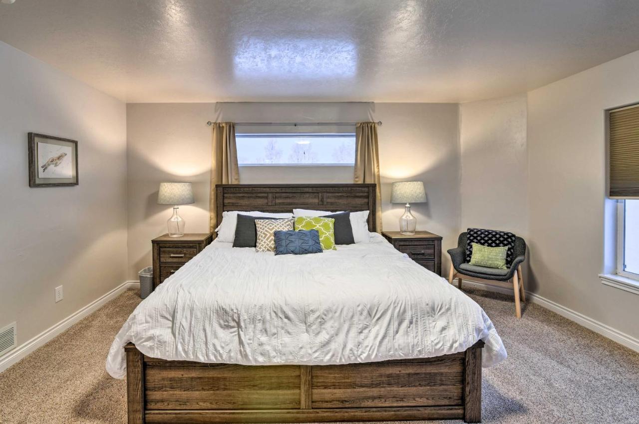 Cozy Anchorage Townhome Less Than Half Mile To Jewel Lake! Exterior foto