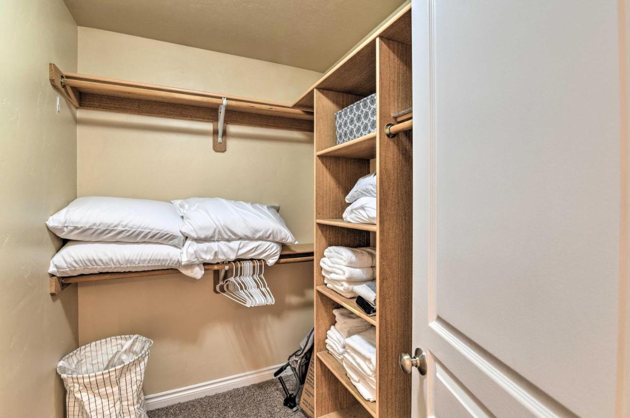 Cozy Anchorage Townhome Less Than Half Mile To Jewel Lake! Exterior foto