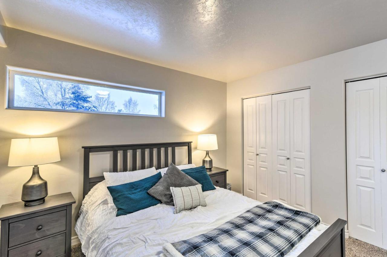 Cozy Anchorage Townhome Less Than Half Mile To Jewel Lake! Exterior foto