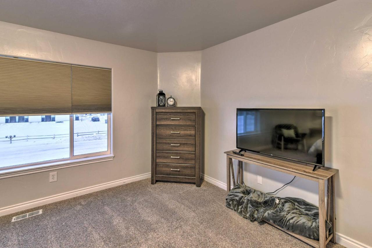 Cozy Anchorage Townhome Less Than Half Mile To Jewel Lake! Exterior foto